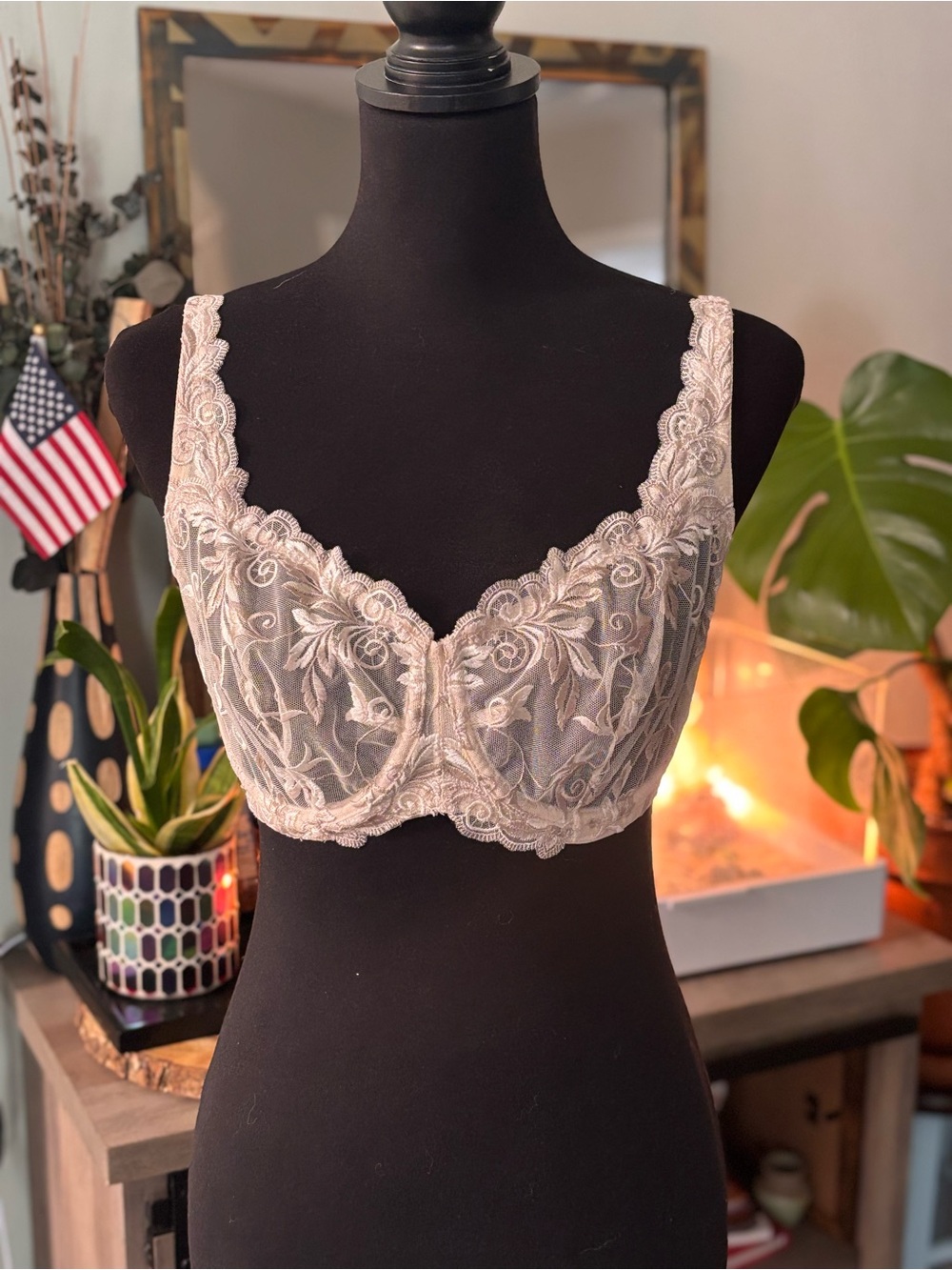[Soma] Sensuous Lace Unlined Bra in Pale Sand